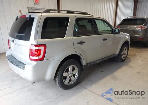 2009 Ford Escape Xlt z USA, uszkodzony, nr VIN 1FMCU03729KC68278